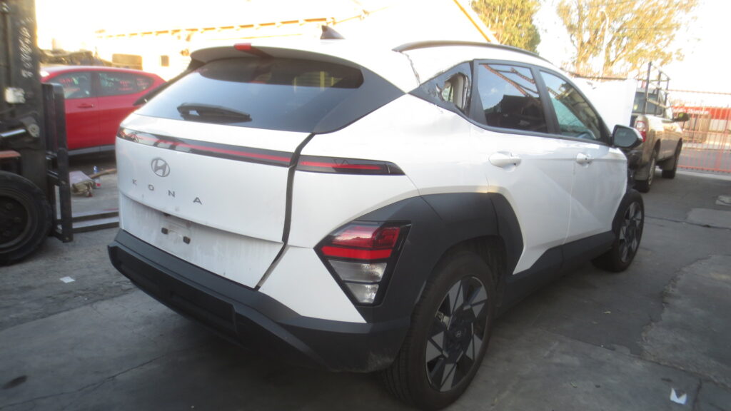 2024 Hyundai Kona FWD – Door Glass Front