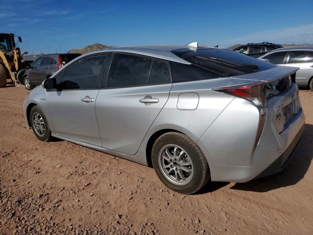 2016 Toyota Prius – Door Assembly Front