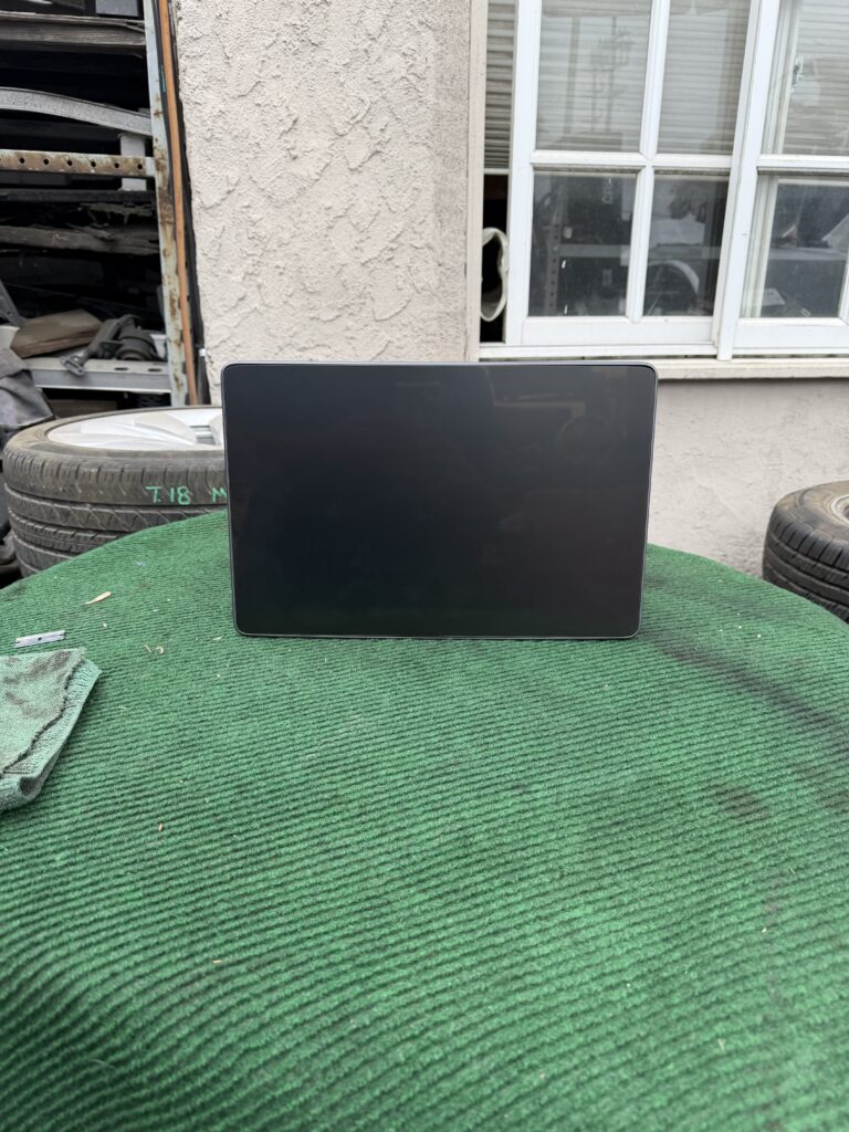 2020 Tesla Model 3 Standard Range Radio Audio – Navigaiton Screen Tesla 3 (Letter J)